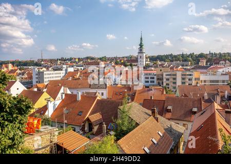 Panorama della città Trebbic, sito patrimonio dell'umanità dell'UNESCO in Moravia, Repubblica Ceca, Chiesa di San Martino in Trebbic, Repubblica Ceca Foto Stock