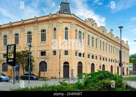 Vecchio edificio coloniale nel Boulevard Olimpico nel distretto portuale di Rio de Janeiro, Brasile. 31 ottobre 2021 Foto Stock