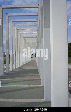 Schwerin, Germania - 20 luglio 2021 - il chiostro in stile Bauhaus Foto Stock