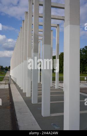 Schwerin, Germania - 20 luglio 2021 - il chiostro in stile Bauhaus Foto Stock