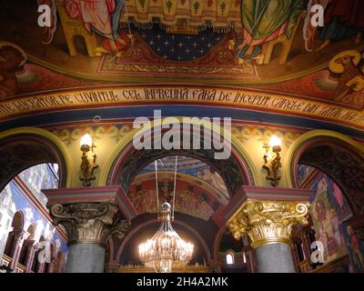 Interno di dipinti nella cattedrale ortodossa, Sibiu, Romania Foto Stock