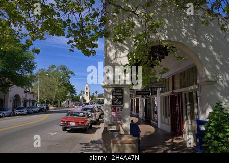 La pittoresca area del centro sulla strada principale, Ojai CA Foto Stock