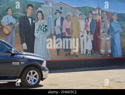 Lo storico edificio Union Oil Company sulla strada principale, Santa Paula CA Foto Stock