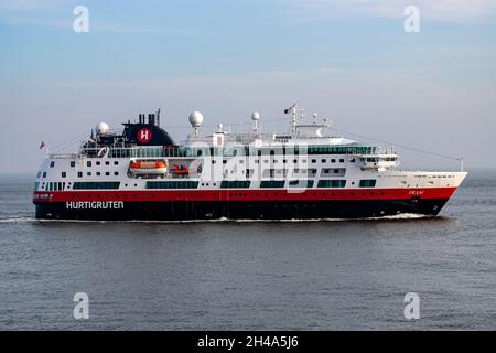 Nave da crociera Hurtigruten spedizione FRAM sul fiume Elba Foto Stock