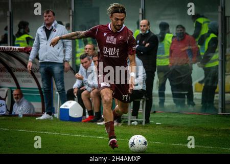 Reggio Calabria, Italia. 01 Novembre 2021. Di Chiara Gianluca (Reggina) sparato durante Reggina vs Cittadella, Campionato Italiano di Calcio BKT a Reggio Calabria, Italia, Novembre 01 2021 Credit: Independent Photo Agency/Alamy Live News Foto Stock