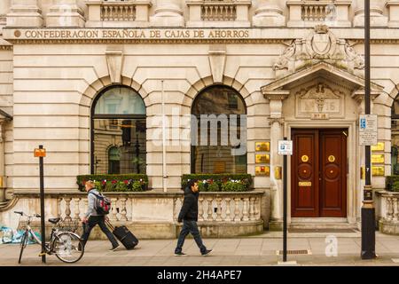 Londra, Regno Unito; 15 marzo 2011: Ufficio della Confederazione spagnola delle casse di risparmio a Londra. Foto Stock