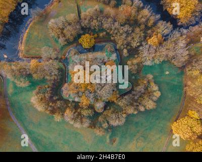 Vista panoramica di un antico forte olandese in campagna Foto Stock