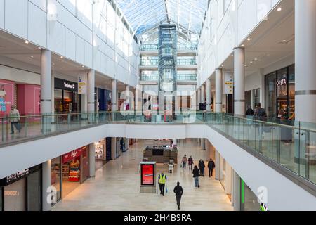 All'interno del centro commerciale Highcross, High Street, City of Leicester, Leicestershire, Inghilterra, Regno Unito Foto Stock