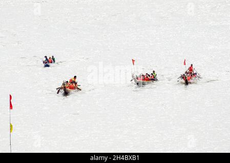 CAI Rang 07 luglio 2018. Dragon Boat Racing Festival della gente vietnamita sul fiume Can Tho Foto Stock