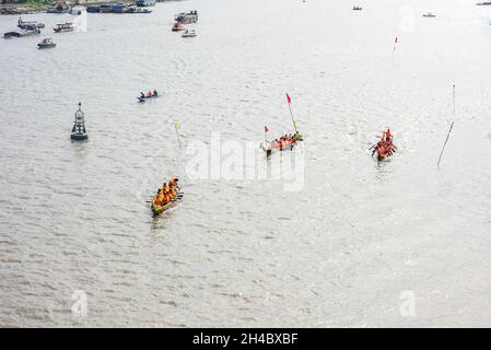 CAI Rang 07 luglio 2018. Dragon Boat Racing Festival della gente vietnamita sul fiume Can Tho Foto Stock