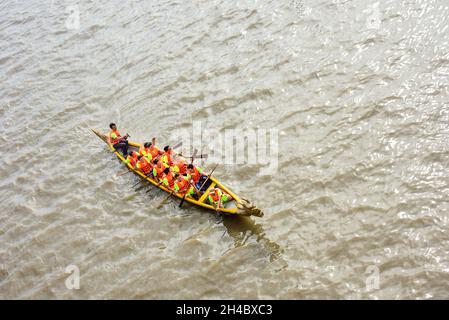 CAI Rang 07 luglio 2018. Dragon Boat Racing Festival della gente vietnamita sul fiume Can Tho Foto Stock