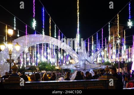 Algeciras, Spagna: Luci di Natale al posto centrale di Algeciras Foto Stock