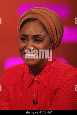 Foto di archivio datata 17/10/19 dello chef TV Nadiya Hussain, che ha detto la responsabilità di rappresentare la sua comunità in TV ???does pesano pesante su me????. Data di emissione: Martedì 2 novembre 2021. Lo chef britannico-Bangladese e l'autore del libro di cucina, che ha vinto lo spettacolo di cottura in 2015, ha detto che considerava la sua carriera per essere???much più di appena lavorando nella pubblicazione e nella televisione???. Guarda LO SHOWBIZ della storia di PA Hussain. Il credito fotografico deve essere: Isabel Infantes/PA Wire Foto Stock