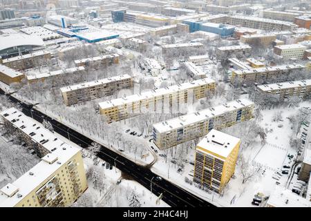 Centro città di Minsk innevato da un'altezza. Bielorussia. Foto Stock