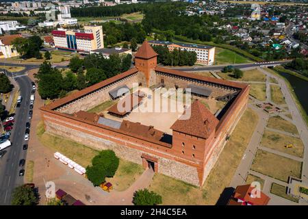 Vista dall'alto del castello medievale di Lida a Lida. Bielorussia. Castelli d'Europa. Foto Stock