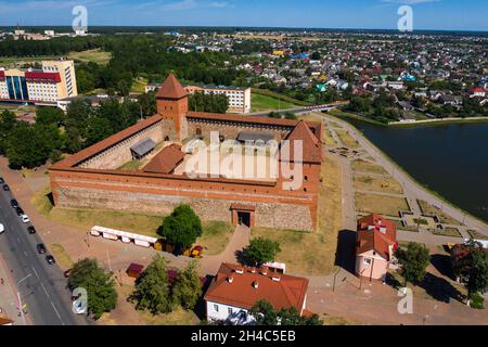 Vista dall'alto del castello medievale di Lida a Lida. Bielorussia. Castelli d'Europa. Foto Stock