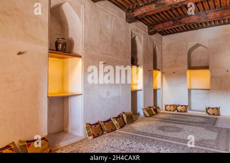 JABRIN, OMAN - 2 MARZO 2017: Una delle camere nel castello di Jabrin, Oman Foto Stock