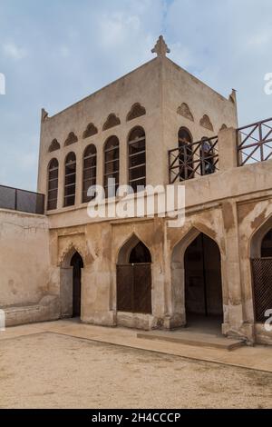 Cortile di Shaikh Isa Bin Ali al Khalifa casa a Muharraq, Bahrain Foto Stock