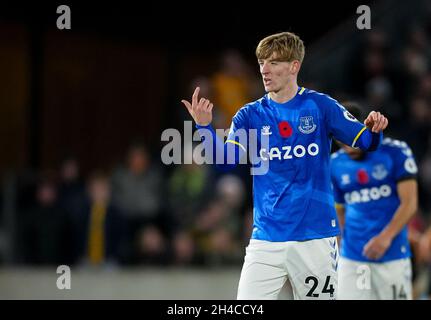 Wolverhampton, Regno Unito. 01 Novembre 2021. Anthony Gordon di Everton durante la partita della Premier League tra Wolverhampton Wanderers ed Everton a Molineux, Wolverhampton, Inghilterra, il 1° novembre 2021. Foto di Andy Rowland. Credit: Prime Media Images/Alamy Live News Foto Stock