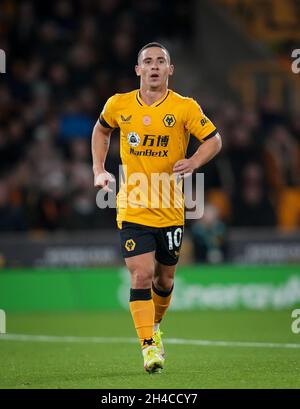 Wolverhampton, Regno Unito. 01 Novembre 2021. Daniel Podence of Wolves durante la partita della Premier League tra Wolverhampton Wanderers ed Everton a Molineux, Wolverhampton, Inghilterra, il 1° novembre 2021. Foto di Andy Rowland. Credit: Prime Media Images/Alamy Live News Foto Stock