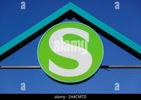 Logo S-Bahn, Heidelberger Platz, Wilmersdorf, Berlino, Germania Foto Stock
