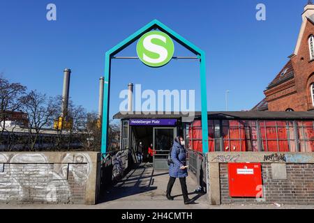 S-Bahn, Heidelberger Platz, Wilmersdorf, Berlino, Deutschland Foto Stock