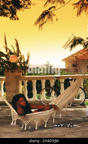 Eddy Grant a casa sua Baileys Plantation Barbados 1983 Foto Stock