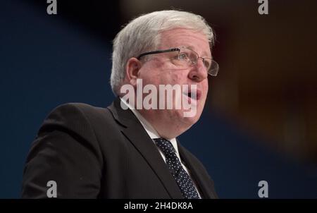 Segretario di Stato per i trasporti Patrick McLoughlin durante la Conferenza del Partito conservatore 2014, presso l'ICC di Birmingham. Foto Stock