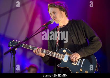 Ben Howard si esibisce dal vivo sul Main Stage at Citadel, un nuovo festival di un giorno al Victoria Park, East London. Foto Stock