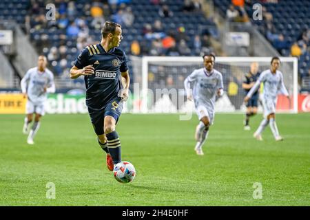 Daniel Gazdag - calciatore professionista ungherese che dribbling Philadelphia Union MLS soccer team - calciatori professionisti e calcio americano Foto Stock