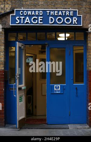 The Stage Door al teatro Noel Coward di Londra. Foto datata: Mercoledì 1 agosto 2018. Il credito fotografico deve essere: Isabel Infantes / EMPICS Entertainment. Foto Stock