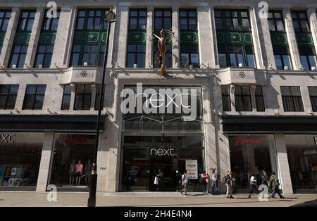 Un ramo della VICINA Oxford Street, nel centro di Londra. Foto datata: Mercoledì 6 giugno 2019. Il credito fotografico deve essere: Isabel Infantes / EMPICS Entertainment. Foto Stock