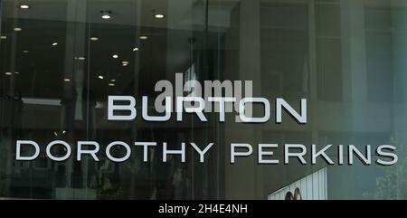 Filiale di Burton e Dorothy Perkins a Oxford Street, nel centro di Londra. Foto datata: Mercoledì 6 giugno 2019. Il credito fotografico deve essere: Isabel Infantes / EMPICS Entertainment. Foto Stock