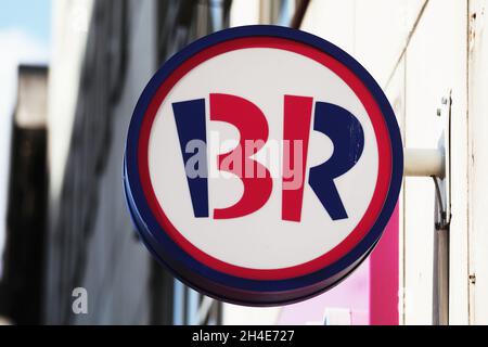 Un cartello per il negozio di gelati della catena americana Baskin-Robbins a Londra. Numero datato: Giovedì 30 gennaio 2020. Il credito fotografico deve essere: Isabel Infantes/EMPICS Entertainment. Foto Stock