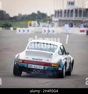 1979 Porsche 911SC 3.0 gruppo 4 con pilota Max Girardo durante la Super Special Stage al Goodwood 78° Members Meeting, Sussex, Regno Unito. Foto Stock