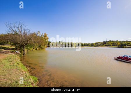 Vista soleggiata del paesaggio nel Roman Nose state Park in Oklahoma Foto Stock