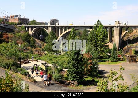 La vista del ponte di Monroe Street da Huntington Park.Spokane.Washington.USA Foto Stock