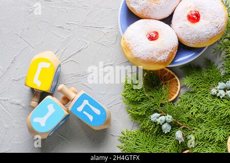 Simboli di Hanukkah su sfondo grunge Foto Stock