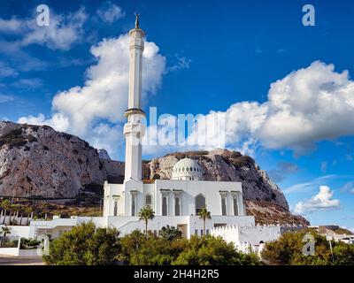 La Moschea di Ibrahim al Ibrahim anche la Moschea di Re Fahd bin Abdulaziz al-Saud e la Moschea del Custode delle due Moschee Sacre, Europa Point, Gibilterra Foto Stock