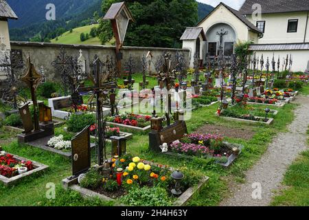 Cimitero, Monastero di Maria Luggau, Maria Luggau, Lesachtal, Carinzia, Alpi, Austria Foto Stock