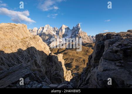 Vista dal Monte Castellaz al Cimon della pala, Gruppo pala, Parco Naturale Paneveggio pale di San Martino, Passo Rolle, Trentino, Italia Foto Stock