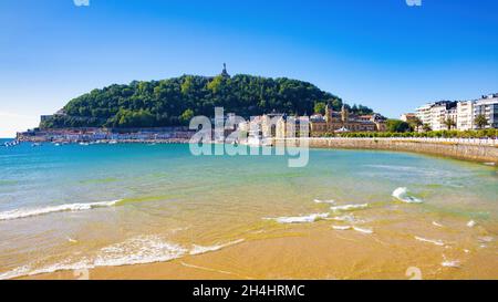 Vista sulla spiaggia di la Concha de Sant Sebastian - Donostia, Euskadi, Spagna Foto Stock