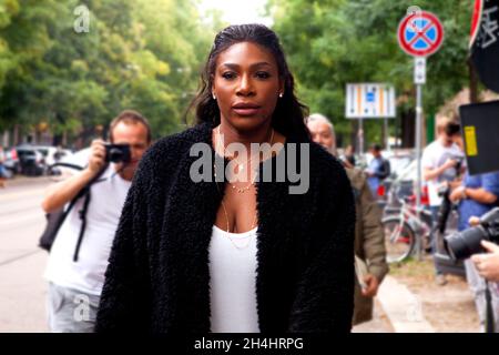 Serena Williams arriva a Fendi Collezione Primavera/Estate 2017, Milano 22 settembre 2016 Foto Stock