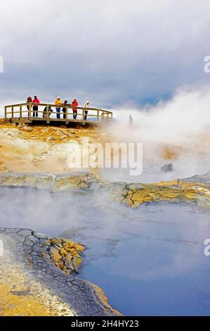 Islande, zona geothermique a Hverir, regione de Myvatn // Islanda, campi geotermici Hverir ai piedi del monte Namafjall, zona del lago Myvatn Foto Stock