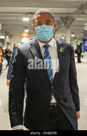 Glasgow, Scozia, Regno Unito. 2 novembre 2021 NELLA FOTO: Andrew Holness, primo Ministro della Giamaica visto alla COP26. Andrew Michael Holness, IN PC (22 luglio 1972) è un politico giamaicano che è stato il primo ministro della Giamaica dal 3 marzo 2016, dopo le elezioni generali giamaicane del 2016. Holness era stato in precedenza primo ministro dall'ottobre 2011 al 5 gennaio 2012. Successe a Bruce Golding come primo ministro, e decise di andare alle urne alle elezioni generali del 29 dicembre 2011 nel tentativo di ottenere il suo mandato dall’elettorato giamaicano. Credito: Colin Fisher Foto Stock