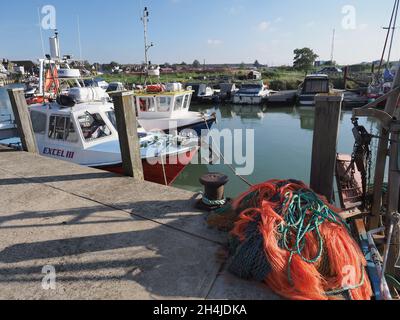 Queenborough, Kent, Regno Unito. 3 novembre 2021. UK Meteo: Una giornata di sole nel torrente di Queenborough, Kent. Credit: James Bell/Alamy Live News Foto Stock