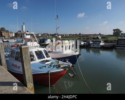 Queenborough, Kent, Regno Unito. 3 novembre 2021. UK Meteo: Una giornata di sole nel torrente di Queenborough, Kent. Credit: James Bell/Alamy Live News Foto Stock