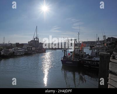 Queenborough, Kent, Regno Unito. 3 novembre 2021. UK Meteo: Una giornata di sole nel torrente di Queenborough, Kent. Credit: James Bell/Alamy Live News Foto Stock