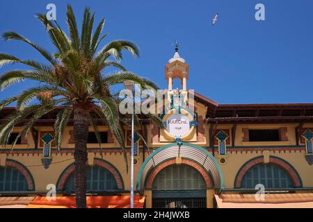 Francia, Alpes-Maritimes (06), Menton, le march? couvert/Francia, Alpes Maritimes, Menton, mercato coperto Foto Stock