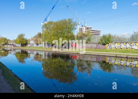 Grande nuovo sviluppo di case in brownfield a Soho Wharf a Birmingham di 750 nuove case e appartamenti da Galliard Homes e Apsley House Capital Foto Stock